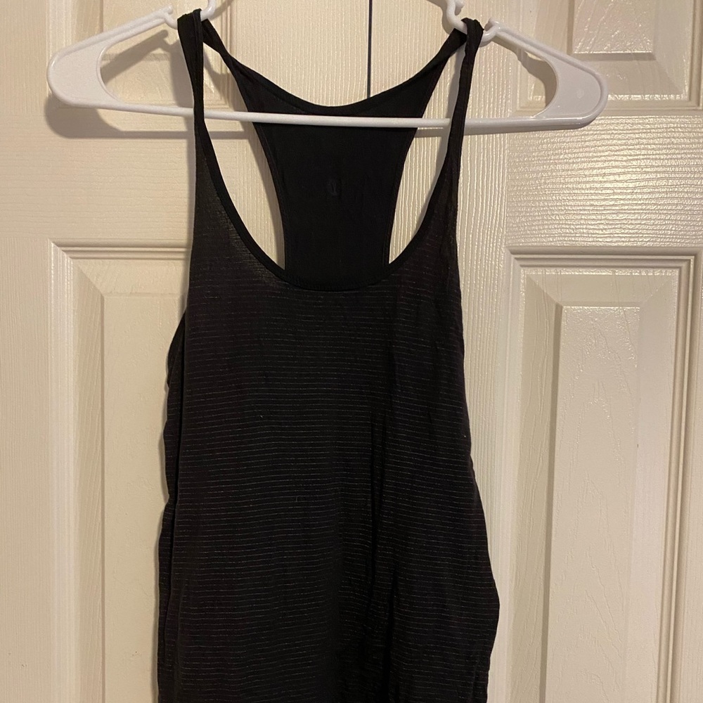 Lululemon workout top